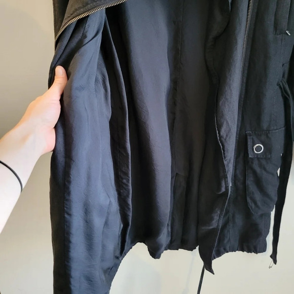 Aritzia Community Lightweight Jacket  With Organic Linen - Picture 6 of 16